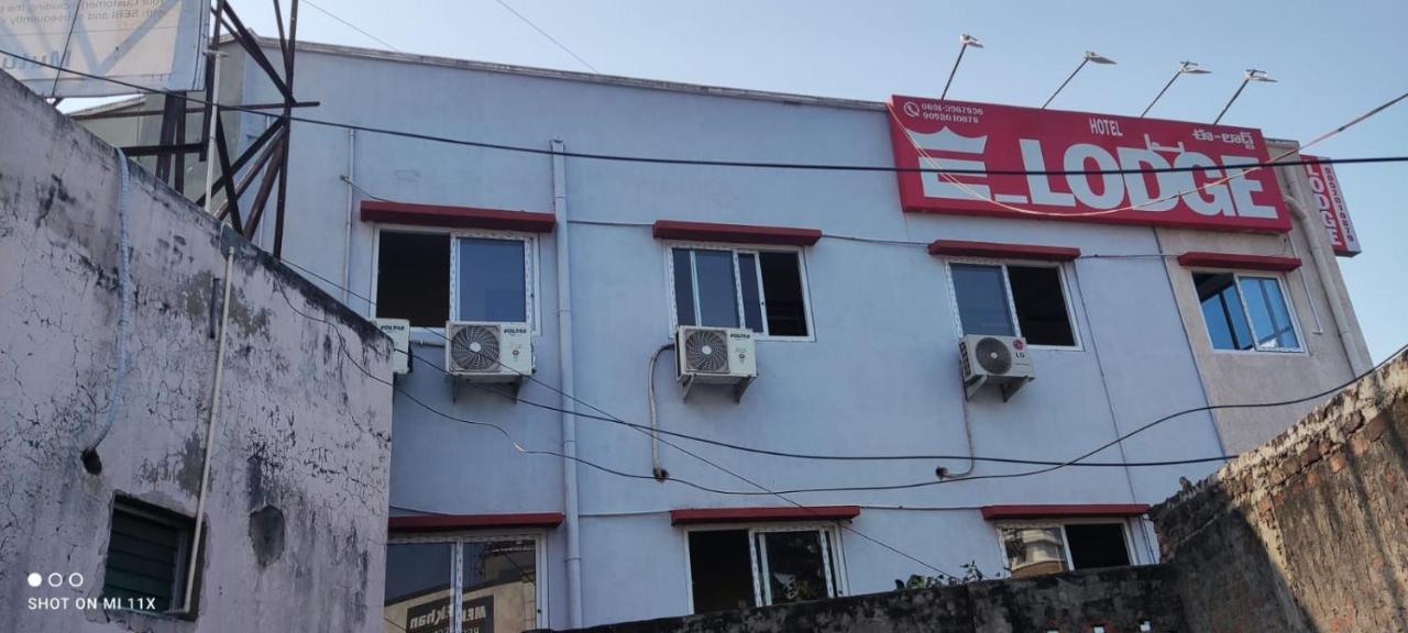 E Lodge Visakhapatnam Exterior foto